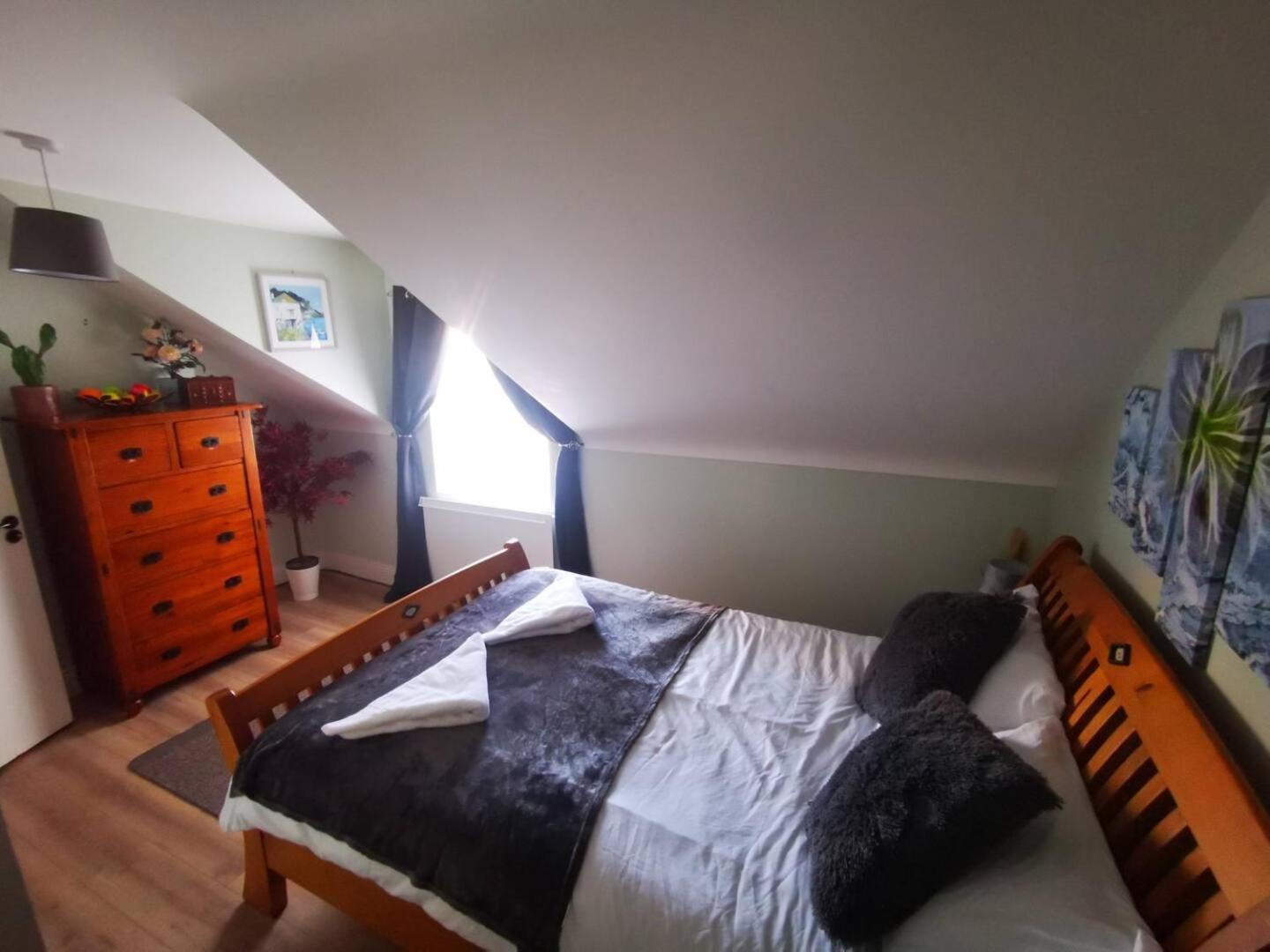 4 Bed Boutique House Lisburn Road * Belfast